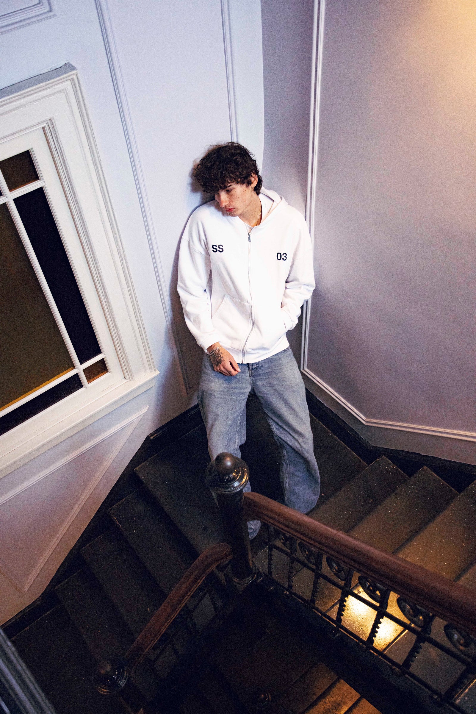 SS03 WHITE ZIP-UP HOODIE